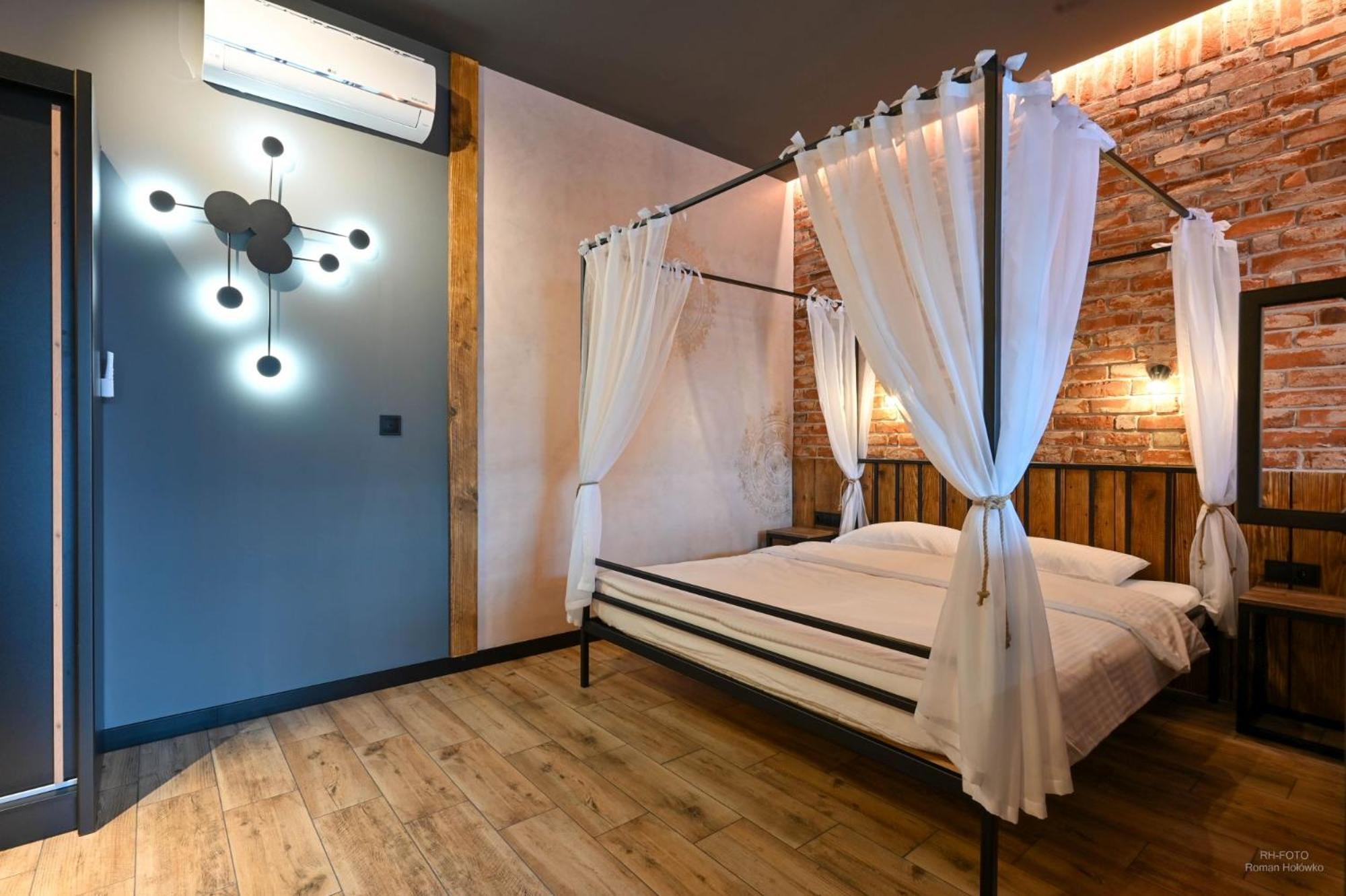 Aparthotel Mamma Mia - Освиенцим Екстериор снимка
